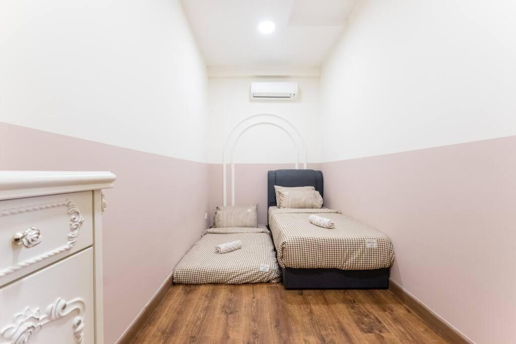 Arte Mont Kiara Duplex 4 Pax Jacuzzi Apartment Kuala Lumpur Exterior photo
