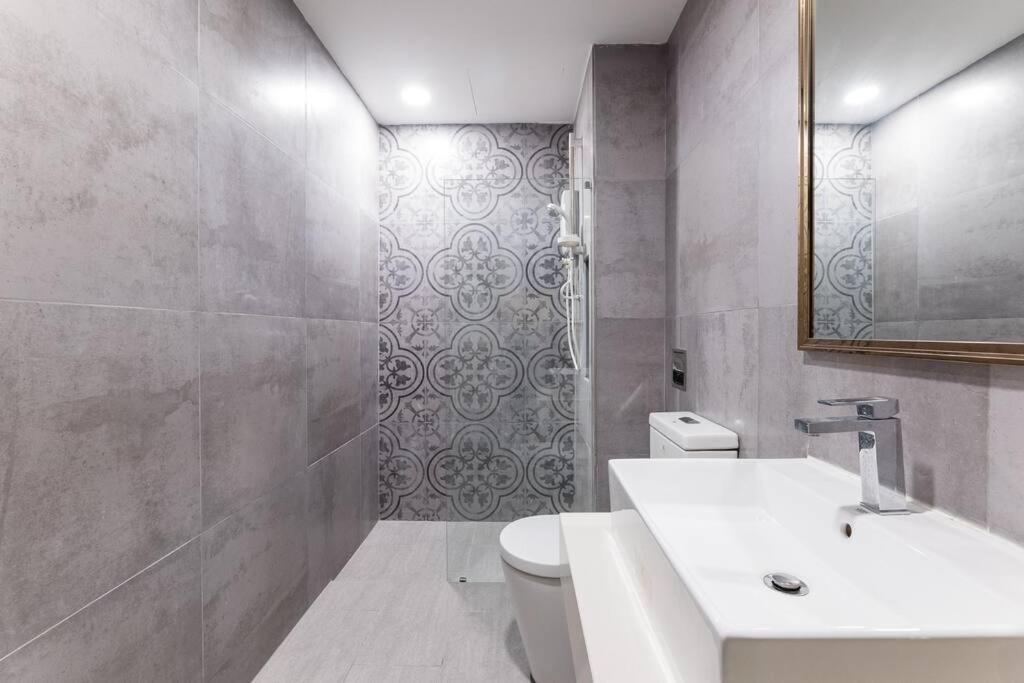 Arte Mont Kiara Duplex 4 Pax Jacuzzi Apartment Kuala Lumpur Exterior photo